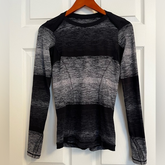 Lululemon Ombré Base Runner Long Sleeve Universal Stripe Black Gray Size 4 - Picture 2 of 4